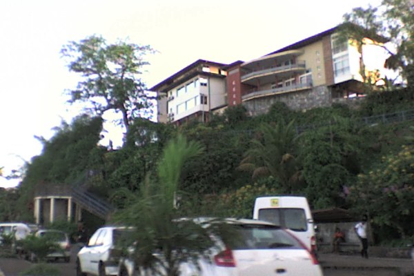 Avec NF Habitat Mayotte, la brique de terre revient, mais pour 900 logements seulement