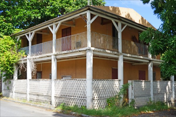 Le prêt à taux zéro dans l'ancien frappe à la porte de Mayotte, où tant de maisons n'ont pas de titre
