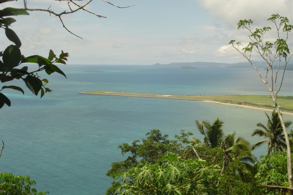Cinq millions pour étudier la desserte aérienne de Mayotte, pendant que le billet reste l'affaire des compagnies